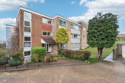 3 bedroom flat for sale, Ivinghoe Road, Bushey, WD23