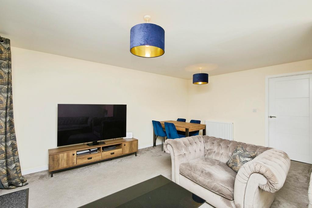 Lounge/Dining Room