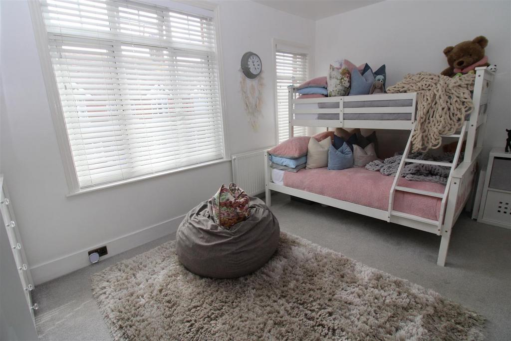 Bedroom 1 again.JPG