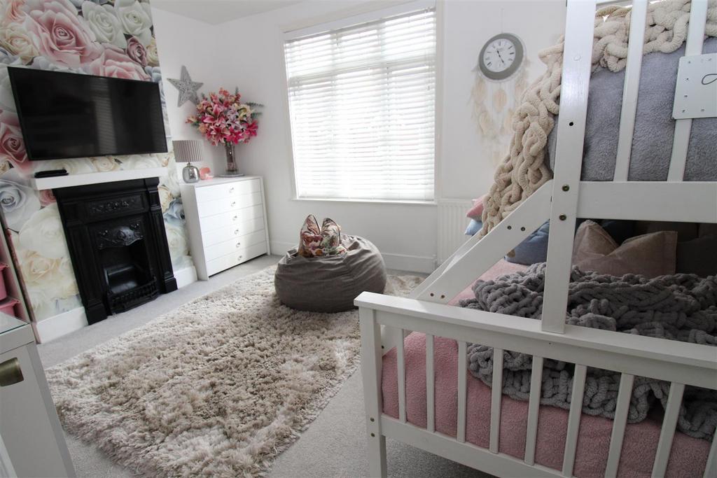Bedroom 1.JPG