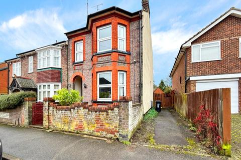 undefined, Dunstable, Bedfordshire LU6
