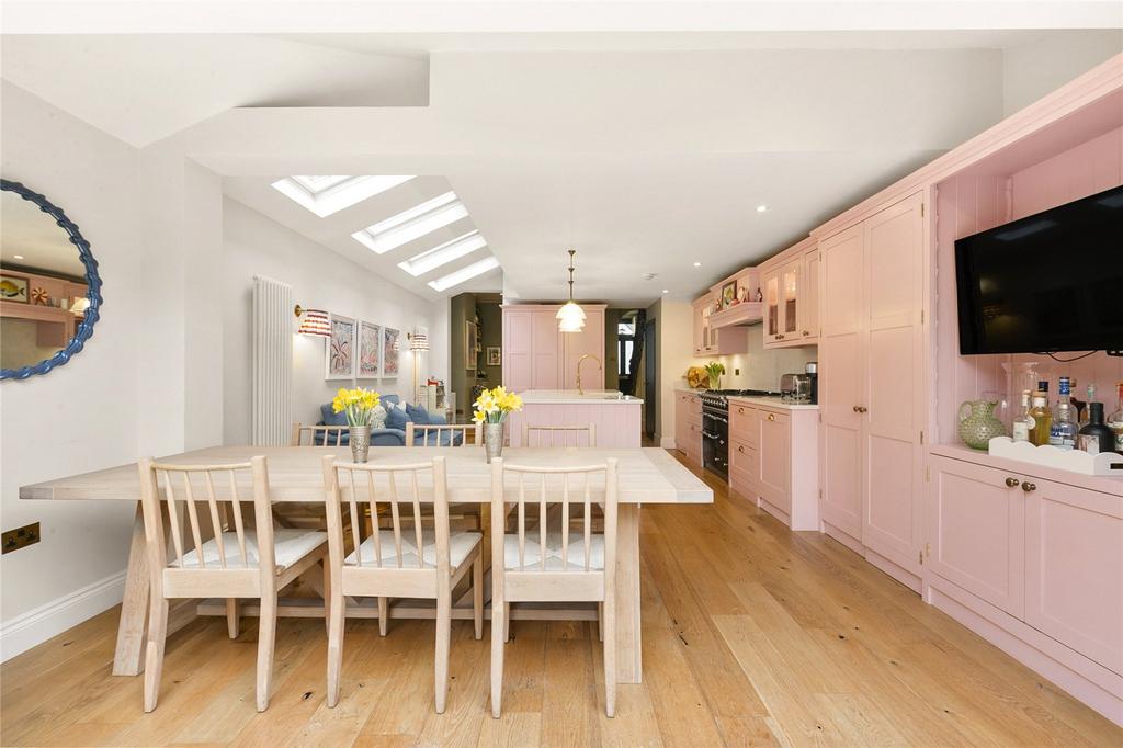 Kitchen/Dining