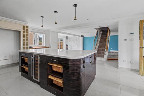 undefined, Chain Free - Large Family Home in Ullswater Avenue, South Wootton