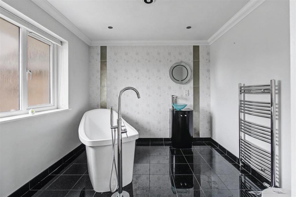 Ensuite