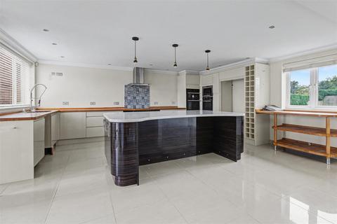 undefined, Chain Free - Large Family Home in Ullswater Avenue, South Wootton