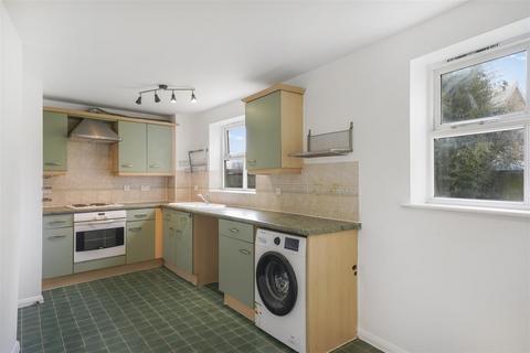 2 bedroom flat to rent, CHAMBERLAYNE AVENUE, WEMBLEY