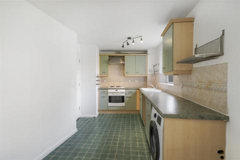 2 bedroom flat to rent, CHAMBERLAYNE AVENUE, WEMBLEY