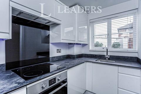 undefined, Gordon Close, RH16