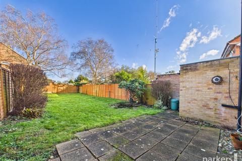 4 bedroom semi-detached house to rent, Allendale Road, Reading RG6