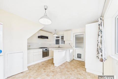 4 bedroom semi-detached house to rent, Allendale Road, Reading RG6