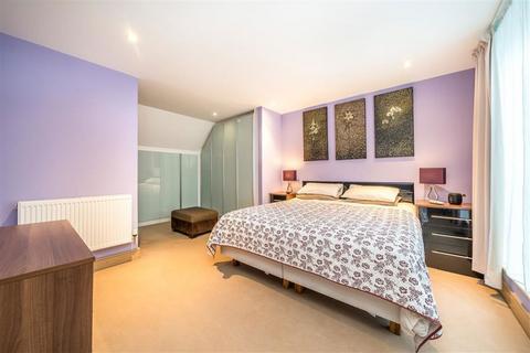 3 bedroom house for sale, Printers Road, London SW9