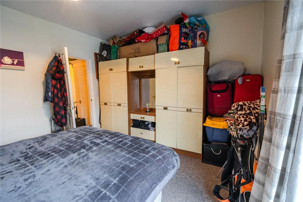 Bedroom 1 (2)