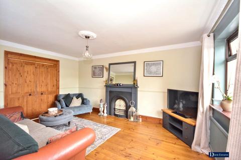 4 bedroom semi-detached house for sale, Squirrels Heath Road, Harold Wood, Romford, RM3
