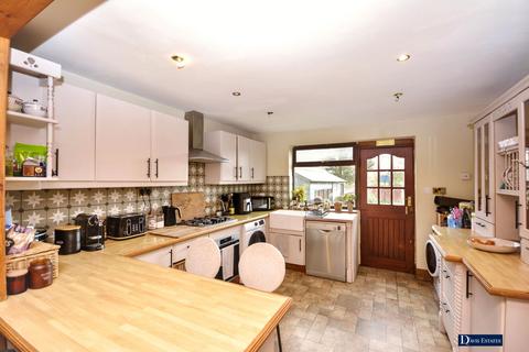 4 bedroom semi-detached house for sale, Squirrels Heath Road, Harold Wood, Romford, RM3