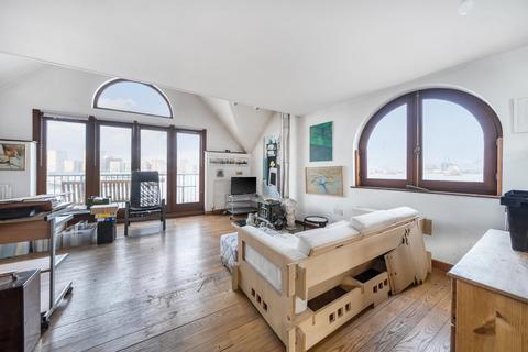 4 bedroom end of terrace house for sale, Riverside, London