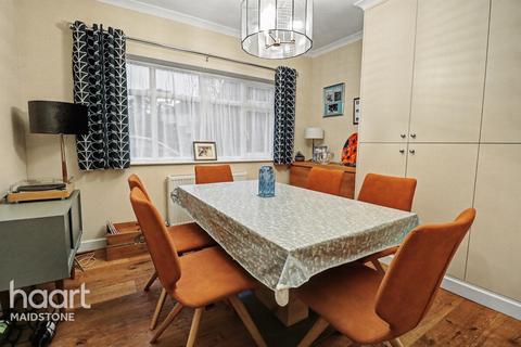 undefined, Manor Rise, Maidstone
