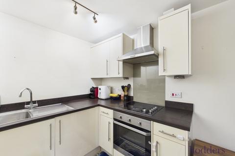 1 bedroom apartment for sale, Crouch Oak Lane, Addlestone, Surrey, KT15