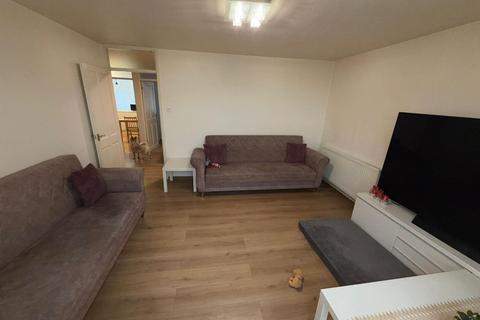 3 bedroom flat for sale, 3 bedroom Flat in Tiverton Road, London, N15 Area