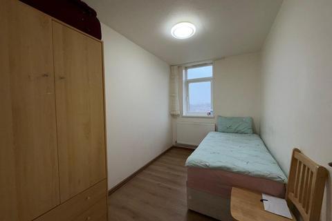 3 bedroom flat for sale, 3 bedroom Flat in Tiverton Road, London, N15 Area