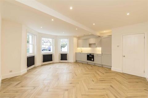 3 bedroom flat for sale, Hervey Road, London SE3