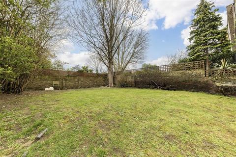 3 bedroom flat for sale, Hervey Road, London SE3