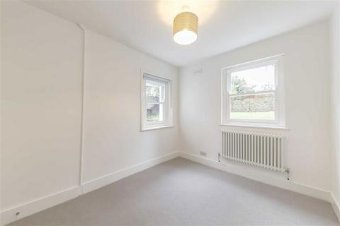 3 bedroom flat for sale, Hervey Road, London SE3