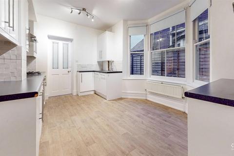 3 bedroom terraced house for sale, Stratford Road, Milton Keynes MK12