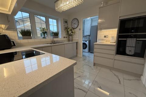 4 bedroom detached house for sale, Peterhouse Close, Darlington