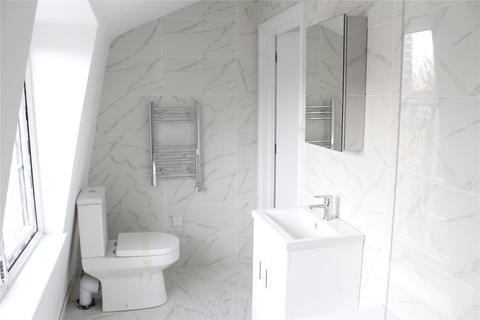 Studio to rent, Camberwell Road, Camberwell SE5