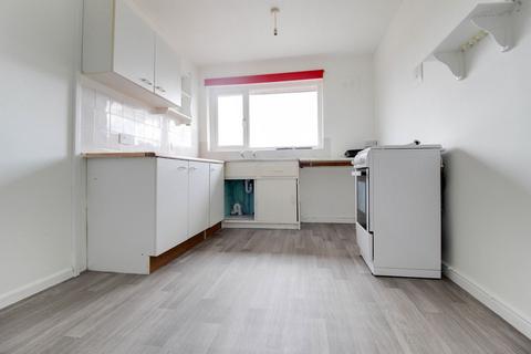 2 bedroom flat to rent, St. John Road, Swindon SN4