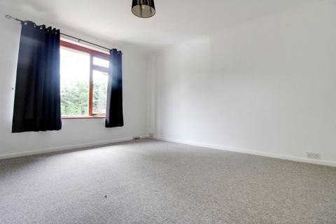2 bedroom flat to rent, St. John Road, Swindon SN4
