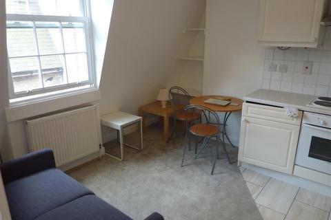 1 bedroom flat to rent, 2 Carter Court, London EC4V