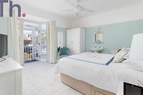 3 bedroom end of terrace house for sale, Ventnor PO38