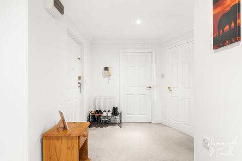 3 bedroom apartment for sale, Crows Road, Epping CM16