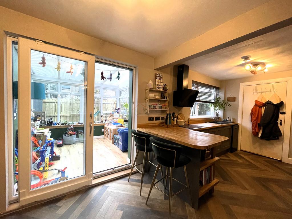 Kitchen c.JPG