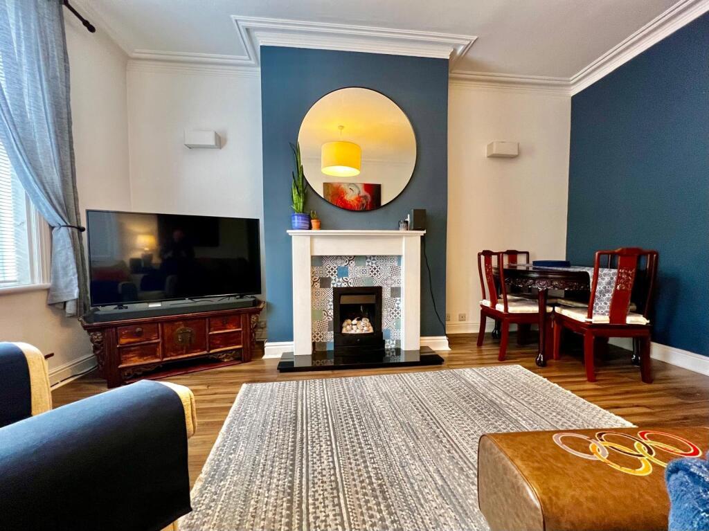 Call us to view this 4 bedroom in Addlestone, KT1