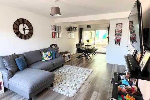 undefined, Ingle Glen, Dibden Purlieu, Southampton, Hampshire, SO45