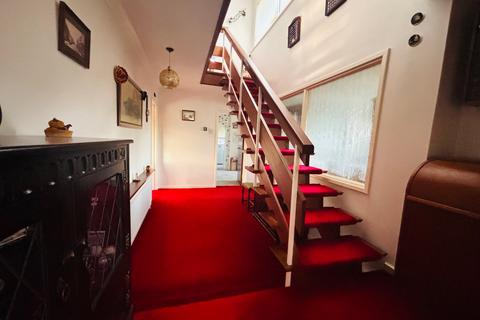4 bedroom detached house for sale, Hall Lane, Shenfield, Brentwood, CM15