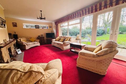 4 bedroom detached house for sale, Hall Lane, Shenfield, Brentwood, CM15