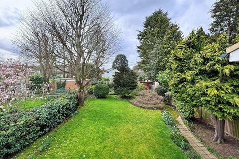 4 bedroom detached house for sale, Hall Lane, Shenfield, Brentwood, CM15