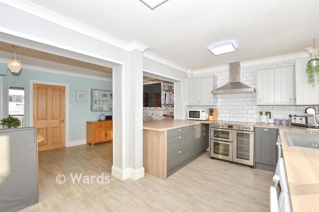 Kitchen &amp; Dining Area