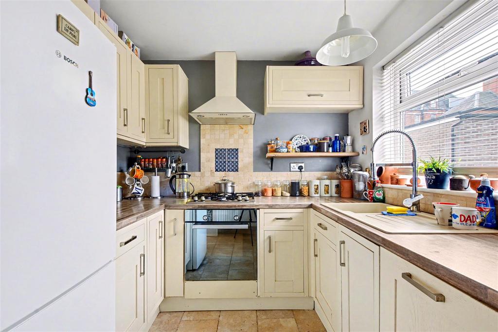 Kitchen 1.jpeg