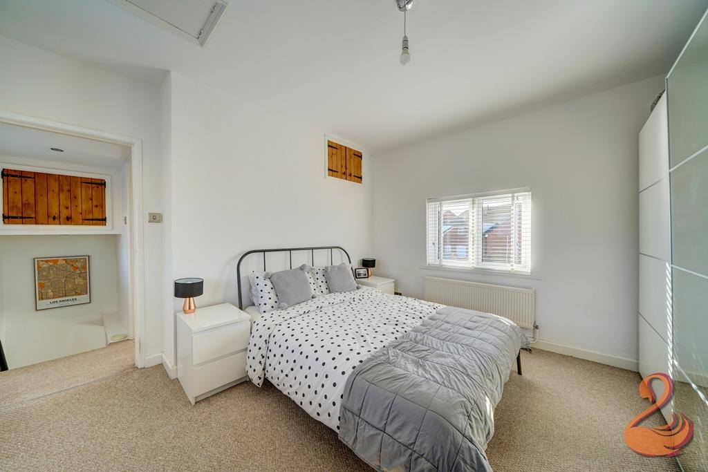 Bedroom One (2).jpg