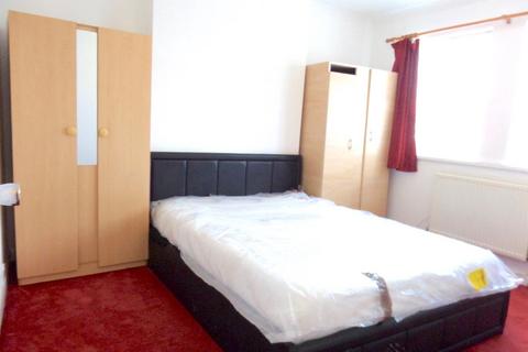 1 bedroom flat to rent, Whiteheart Avenue, Middlesex UB8