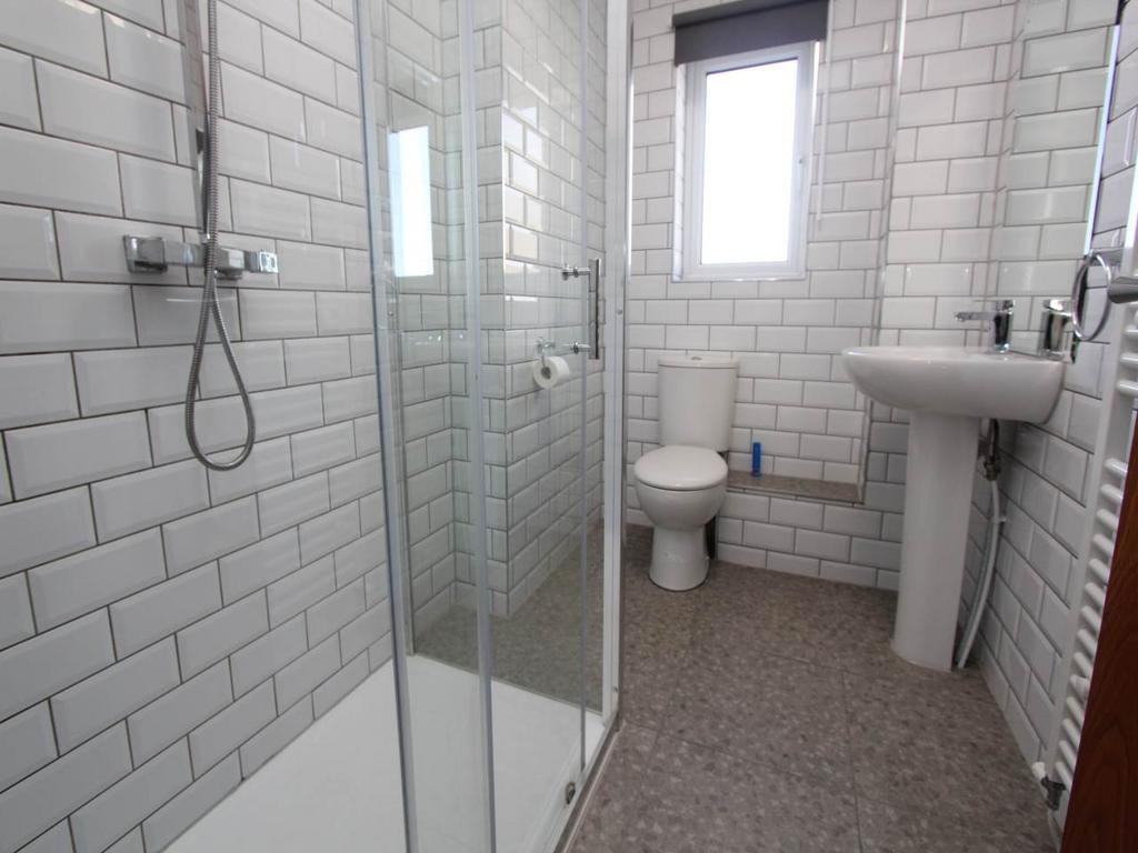 Shower Room WC