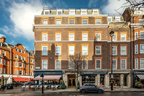 undefined, Basildon Court