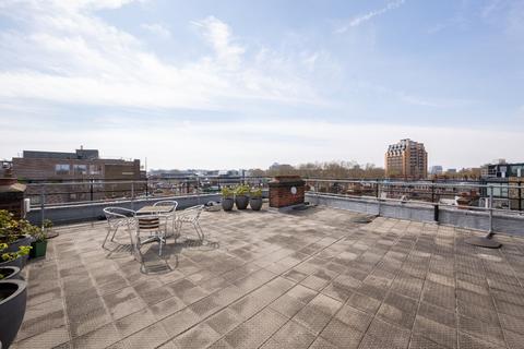 undefined, Basildon Court