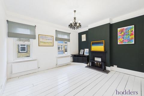 2 bedroom maisonette for sale, High Street, Addlestone, Surrey, KT15
