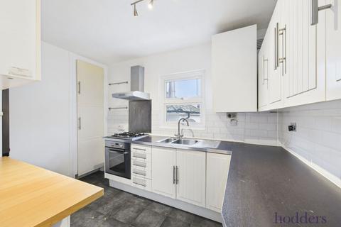 2 bedroom maisonette for sale, High Street, Addlestone, Surrey, KT15