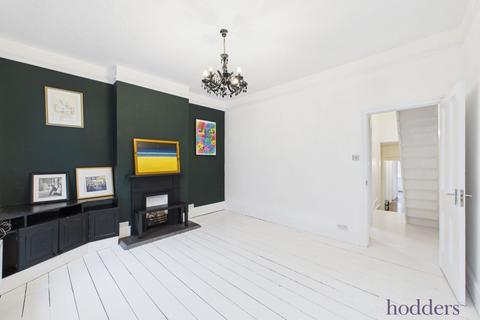 2 bedroom maisonette for sale, High Street, Addlestone, Surrey, KT15